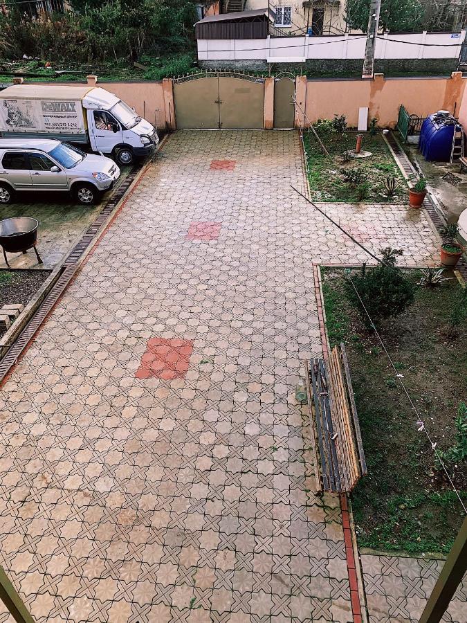 Семейный Дворик Sukhumi Exterior photo